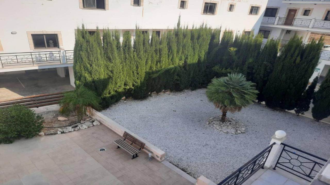 Paramount Gardens Resorts C202 Larnaca Luaran gambar